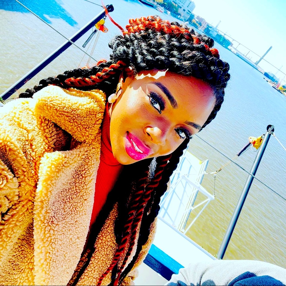 Meet your Posher, Alaina